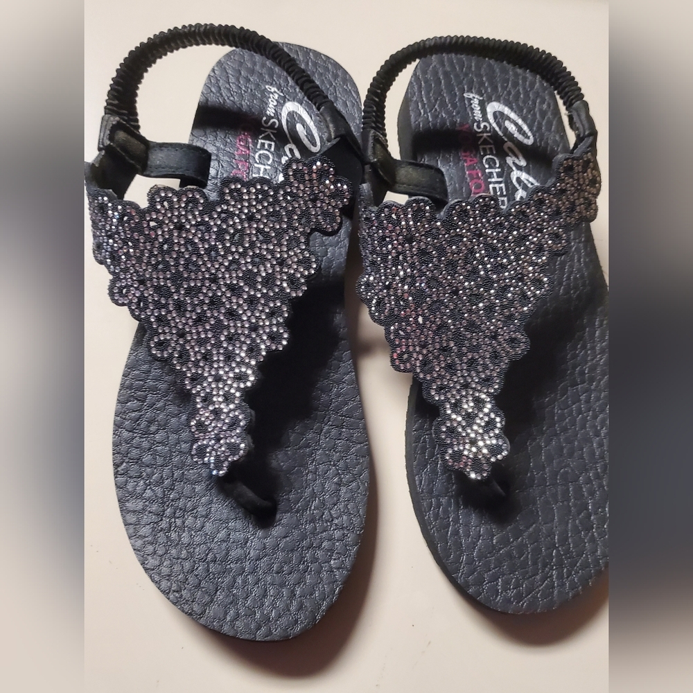 Cali from SKECHERS black Thong Sandal Sz 7